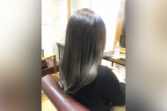 40代に人気のあるヘアカラーの色　②「アッシュグレー」