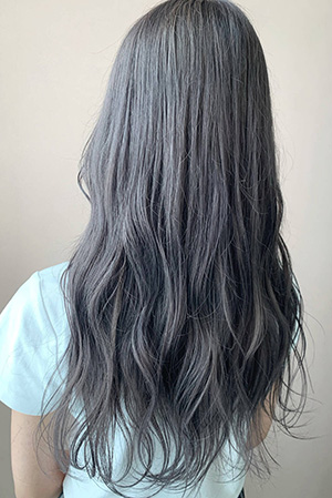 60代に人気の白髪染め・ヘアカラー色②「アッシュグレー」